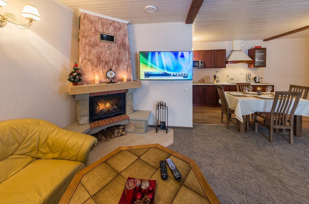 Апарт-Отель 5 Каминов Yasinya Quarto foto